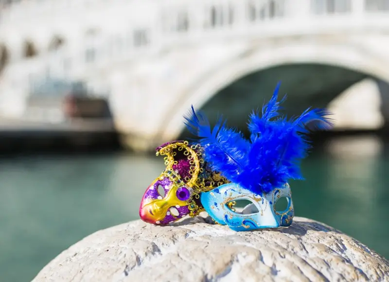 Забытые традиции Нового года: праздничные ритуалы в России и других странах