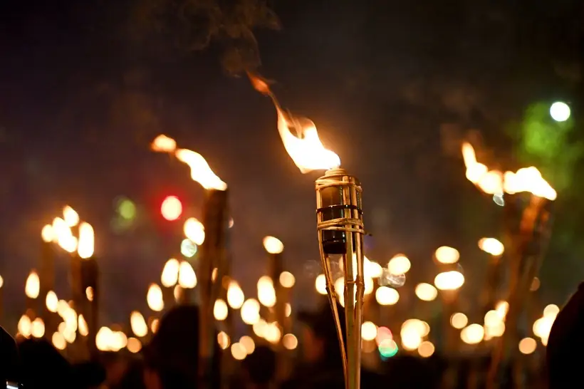 Забытые традиции Нового года: праздничные ритуалы в России и других странах