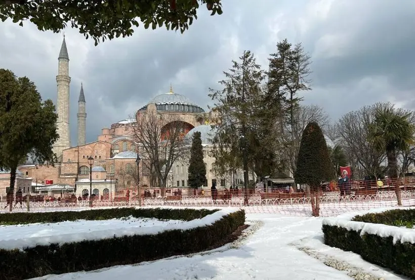 Куда поехать на Новый год: в России или за рубеж. Советы и идеи