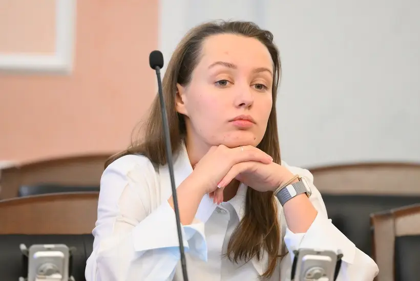 Адвокат Долиной Мария Пухова заявила о готовности певицы вернуть покупательнице 112 млн рублей