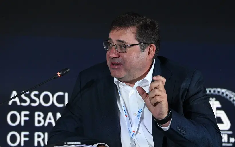 Председатель набсовета "Московской биржи" Сергей Швецов обращал внимание на парадокс, заключающийся в том, что Долина в итоге запомнится "не как певица"