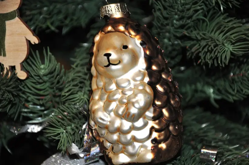 Елочные игрушки нередко считаются семейной ценностью и передаются из поколения в поколение. Фото