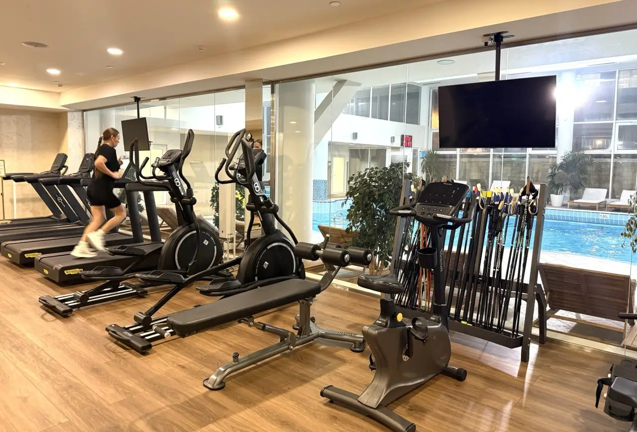 Как выбрать санаторий, сколько стоят путевки, и почему на лечение стали ездить более молодые туристы