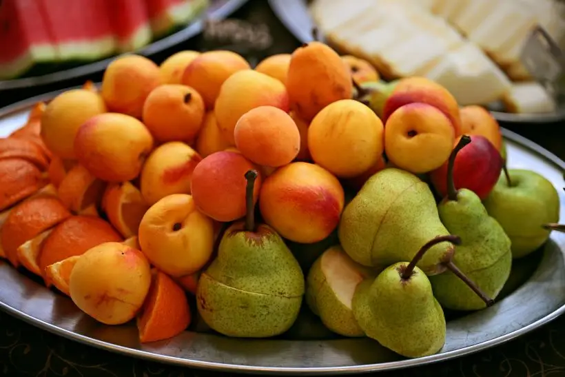 Закуски в этом году должными быть легкими и красочными, они задают тон всему застолью