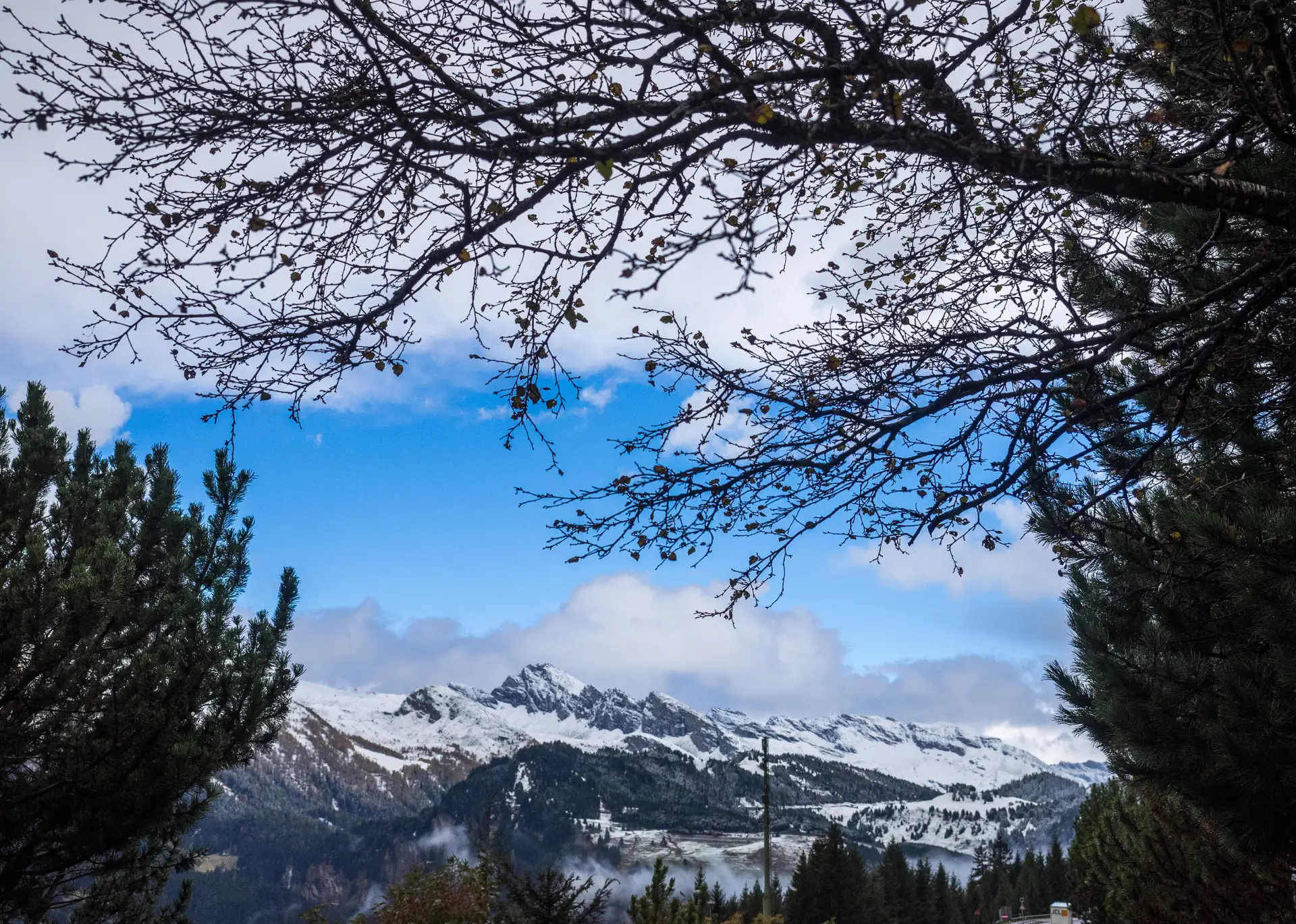 Не менее 10 человек погибли при пожаре в баре на горнолыжном курорте в Швейцарии. Фото. © РИА Новости. Александр Вильф