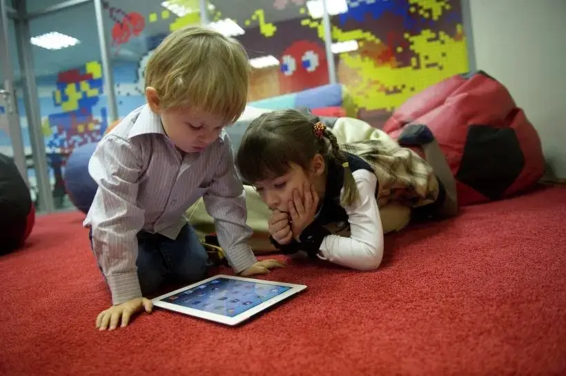 День дочери: дата празднования в России и в мире, история, интересные факты