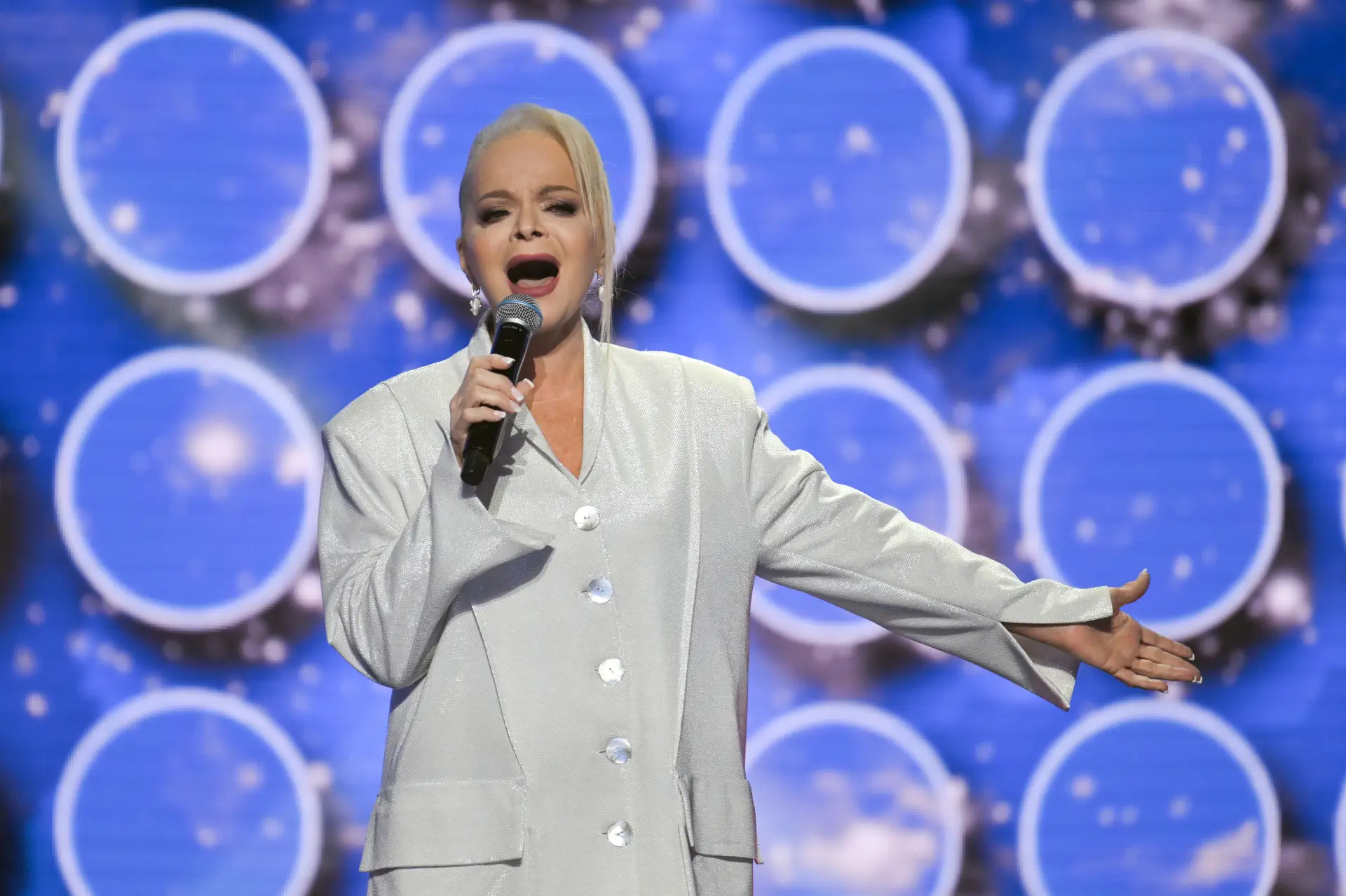 Выселенная из квартиры Долина отправилась отдыхать в Абу-Даби. Фото. © РИА Новости. Юрий Кочетков