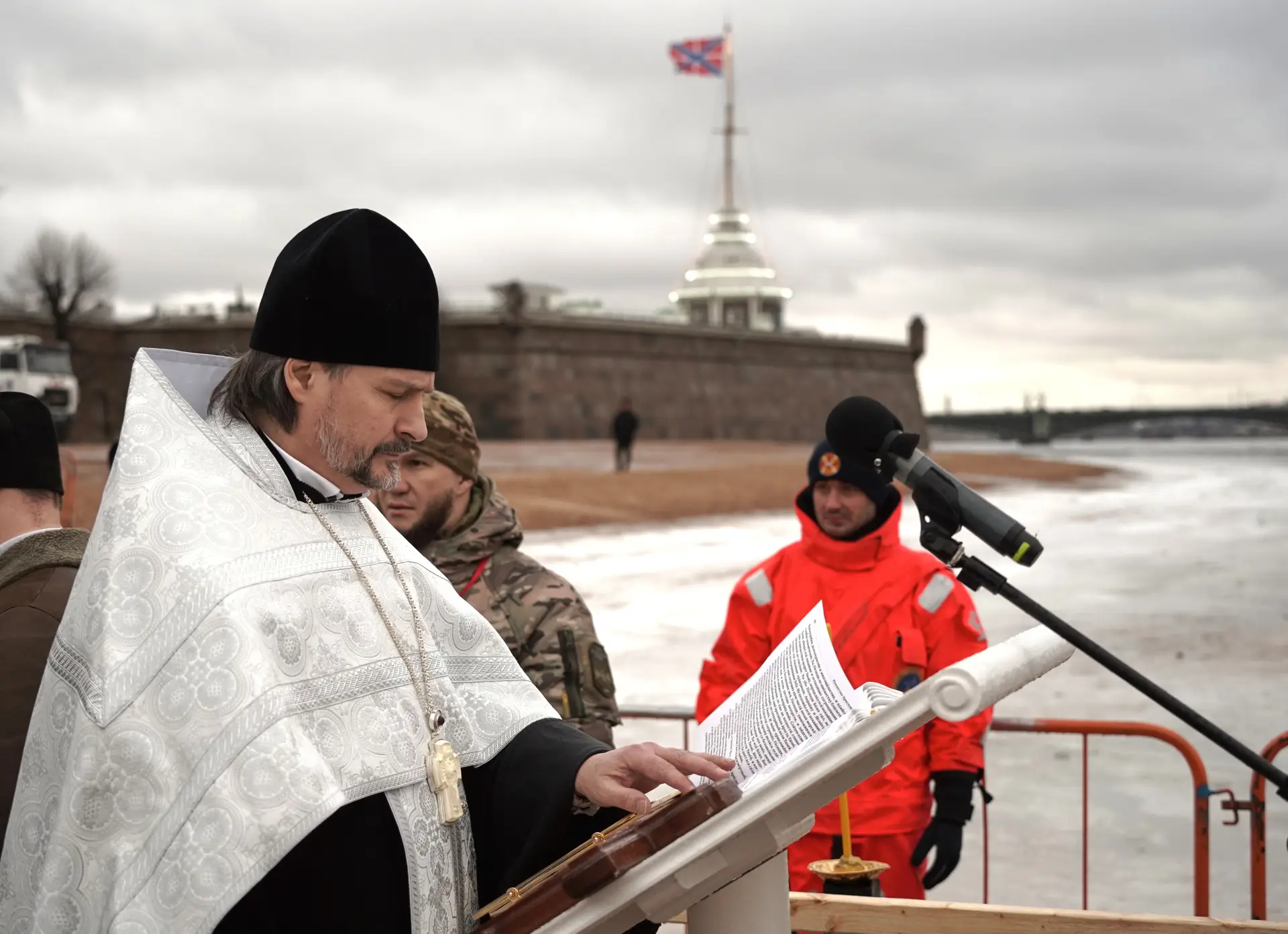 Порядка 6 тыс. участников крещенских купаний ждет МЧС на водоемах Ленобласти. Фото. © РИА Новости. Алексей Даничев