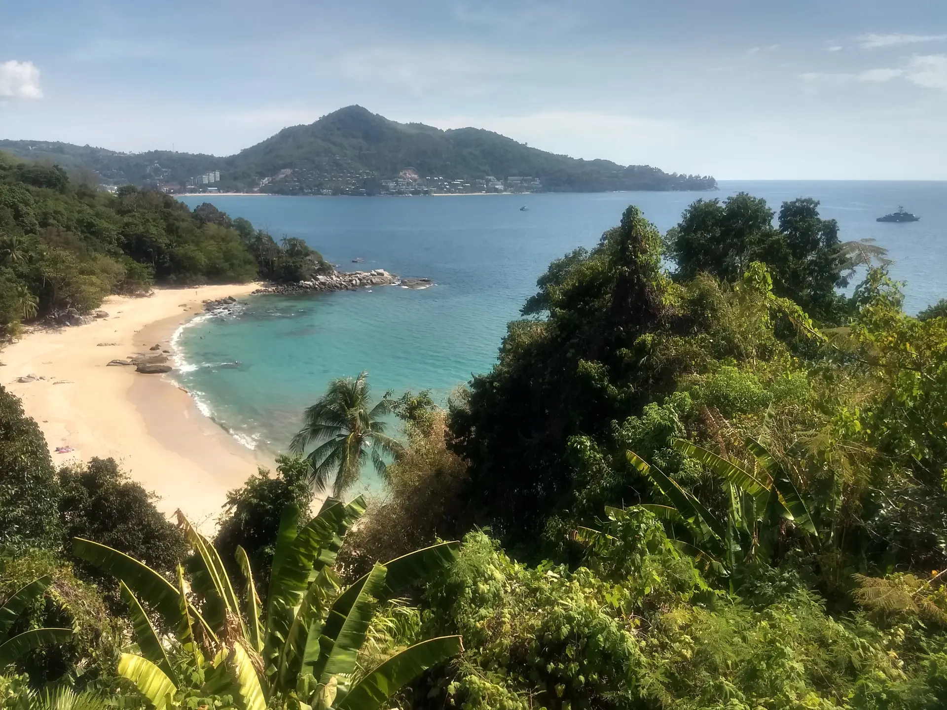 Двое российских туристов остаются в больнице после крушения катера на Пхукете. Фото. © РИА Новости. Стрингер