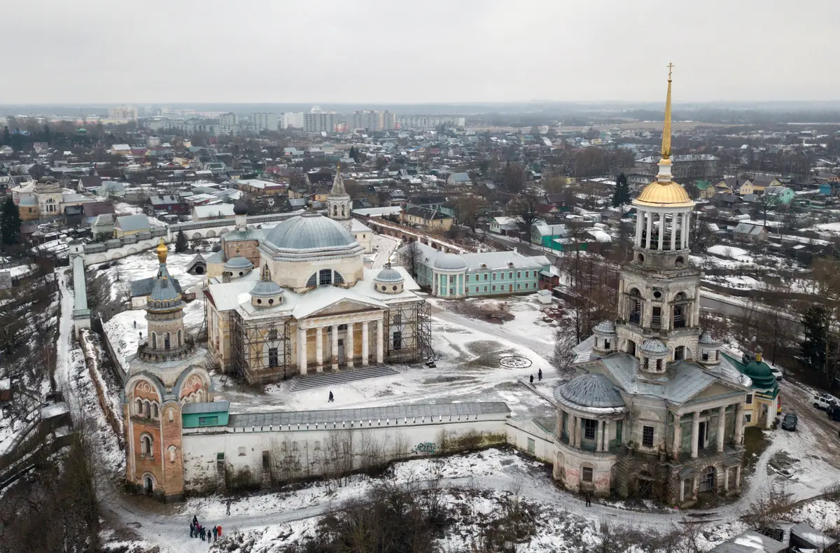 Тверскую область в новогодние каникулы посетили туристы из 32 регионов РФ. Фото. Ансамбль Борисоглебского монастыря в городе Торжок. © РИА Новости. Максим Блинов