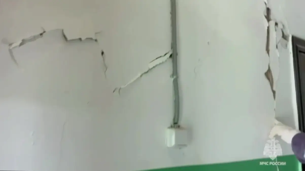 Камчатке нужно 4,8 млрд рублей для расселения 12 многоэтажек после землетрясения. Фото. © РИА Новости. МЧС РФ