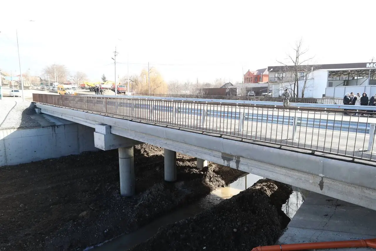 Движение по новому мосту через реку Сунжа открыли в ингушском Карабулаке. Фото. © Пресс-служба главы Ингушетии. Юсуп Ханиев