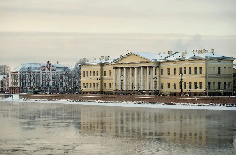 С открытием Петербургской академии наук связывают развитие научной мысли в России. Фото