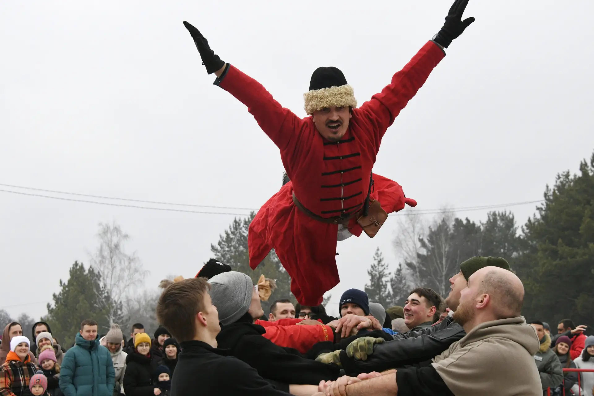 Более 10 комплексов этнопарка 