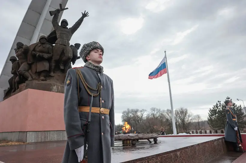 Память освободителей Ростова-на-Дону почтили на реконструированном мемориале. Фото. © Пресс-служба губернатора Ростовской области. Павел Сапрыкин