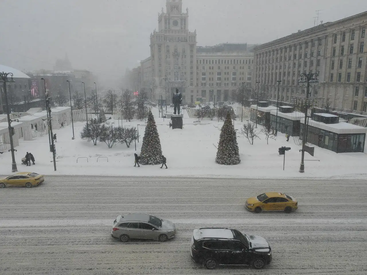 Более 70% от месячной нормы осадков может выпасть в четверг в Москве. Фото. © 