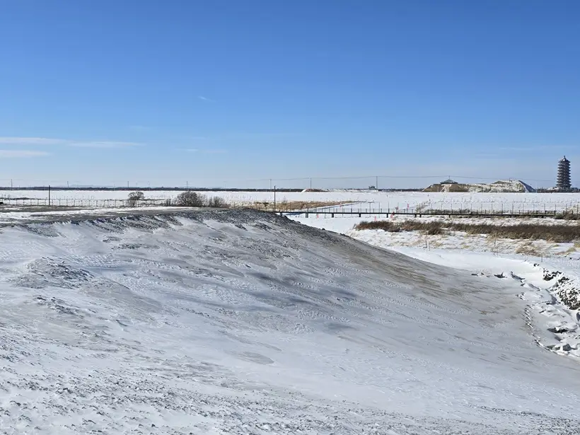 Сенатор попросил Трутнева о временной схеме движения через погранпереход на о. Большой Уссурийский. Фото. © 