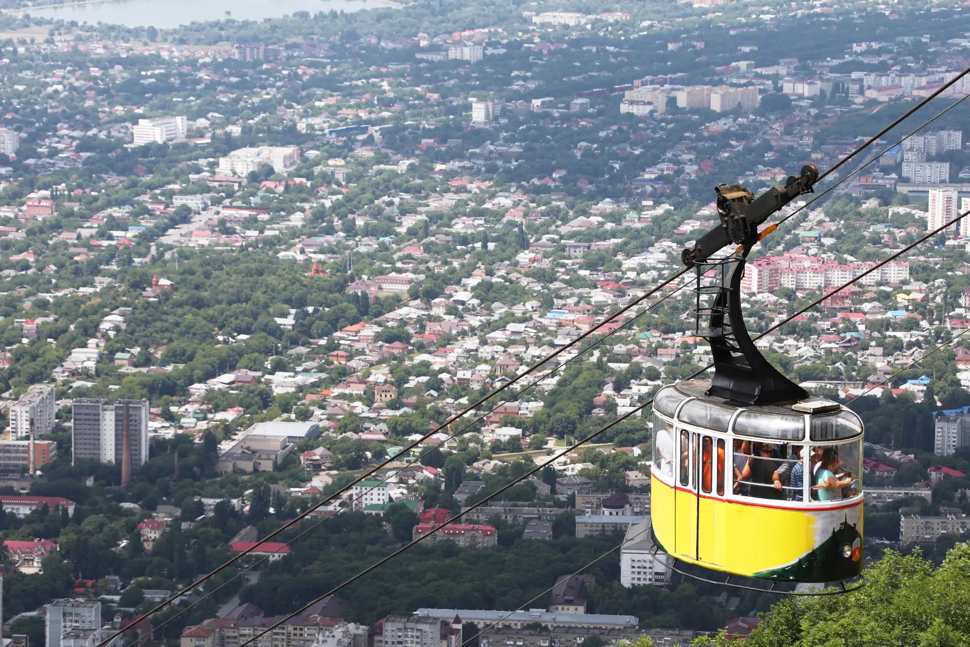 Канатная дорога в Пятигорске закрылась до 17 марта. Фото. Подъем на гору Машук на канатной дороге в Пятигорске. © РИА Новости. Екатерина Чеснокова