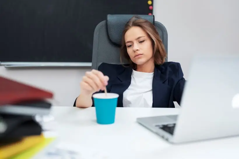 Выгорание: как справиться со стрессом и токсичной атмосферой на работе. Советы