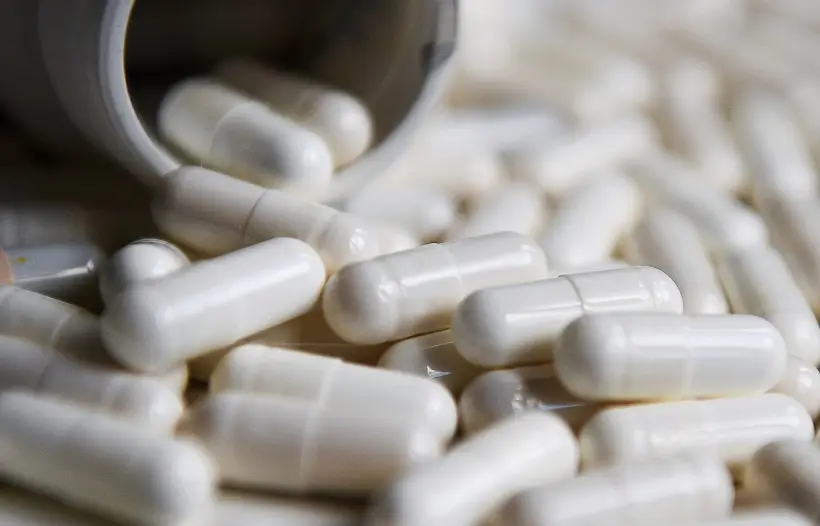 Прием специальных препаратов может восстановить необходимый баланс магния в организме. Фото