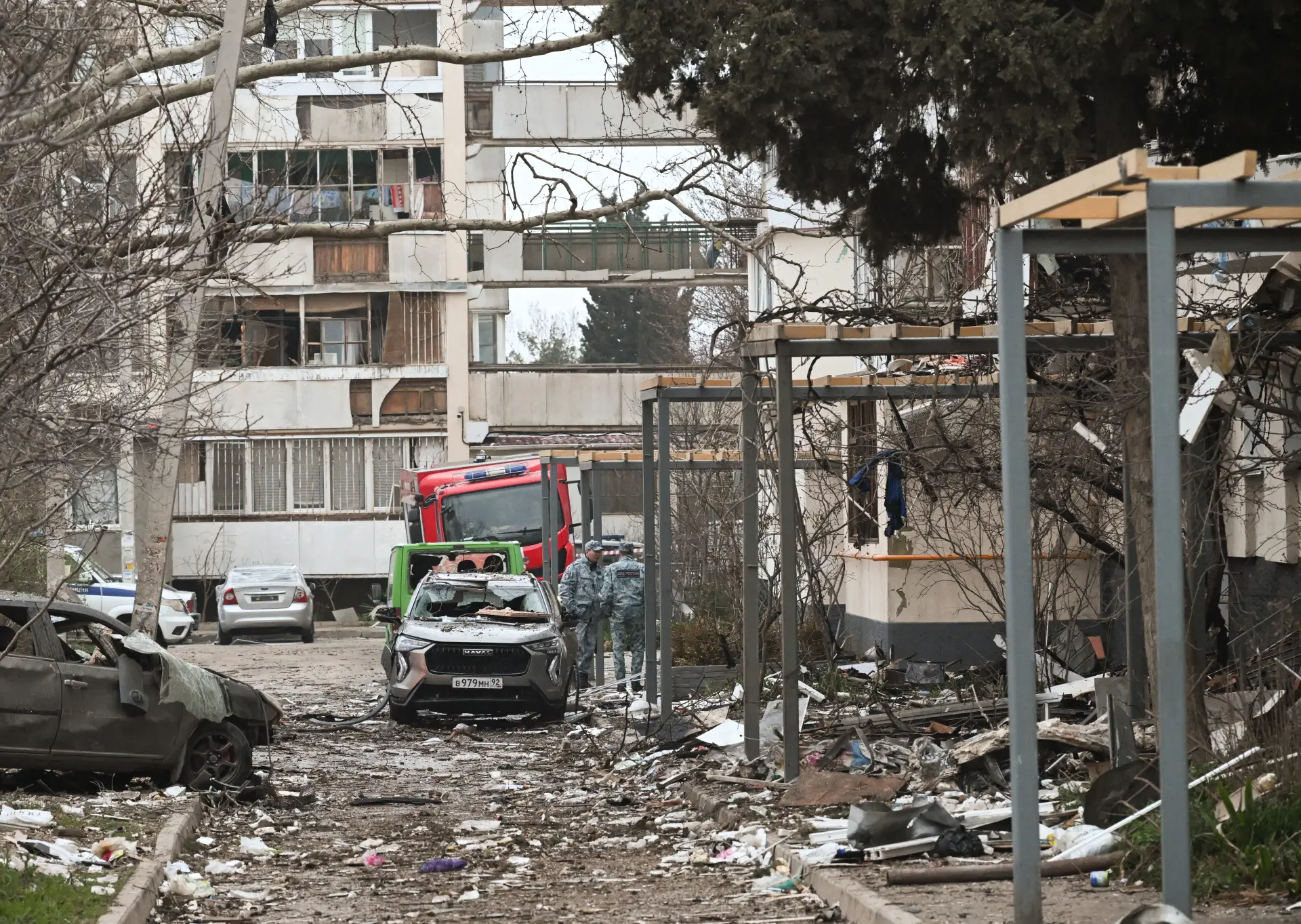 Пострадавшие при взрыве жилые дома начали восстанавливать в Севастополе. Фото. © РИА Новости. Константин Михальчевский