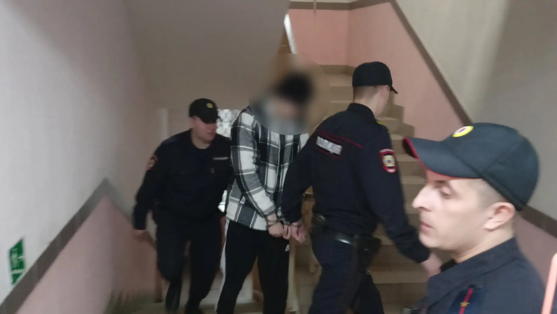 Арестован подросток, обвиняемый в убийстве учительницы в Прикамье. Фото. © 