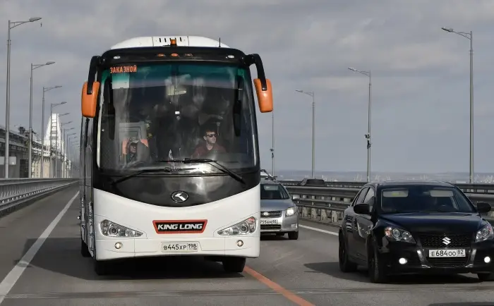 Пассажиров поездов в сообщении с Крымом будут доставлять автобусами из-за остановки движения по ж/д. Фото. © РИА Новости. Константин Михальчевский