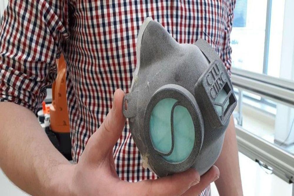 Респираторы начали печатать на 3D-принтере в Тюмени