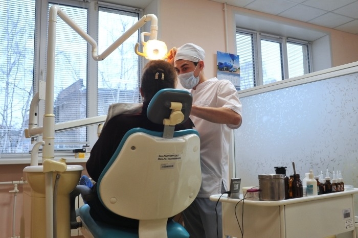 Стоматологические клиники и магазины оптики открылись в Тульской области