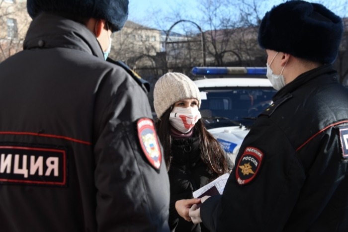 Полиция задержала женщину, которая разбила кувалдой буддистскую ступу под Красноярском
