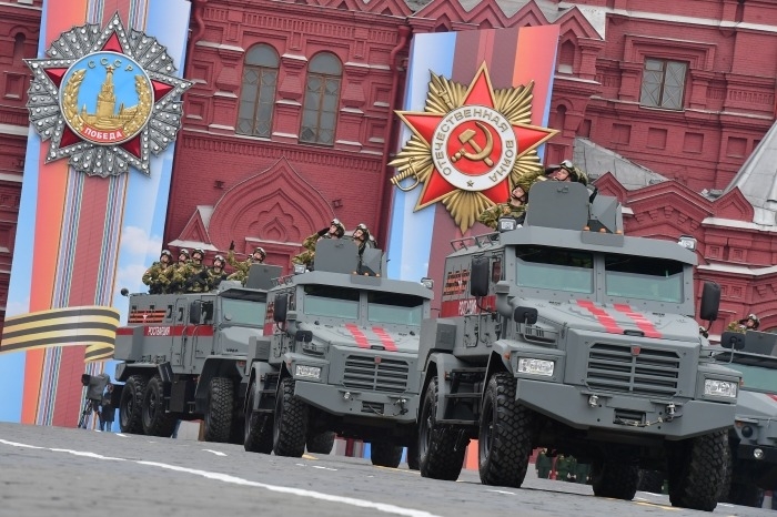 Путин поручил перенести подготовку к Параду Победы