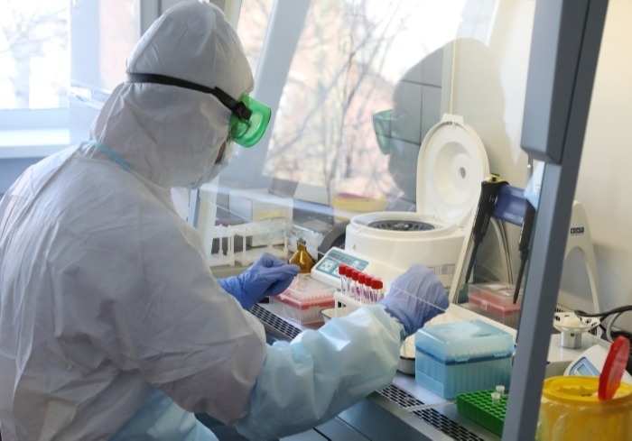 В Красноярском крае разрешили делать платные тесты на коронавирус всем желающим
