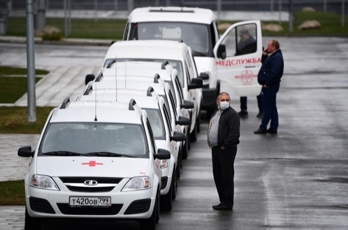 Путин: на закупку машин скорой помощи направят еще 5 млрд рублей