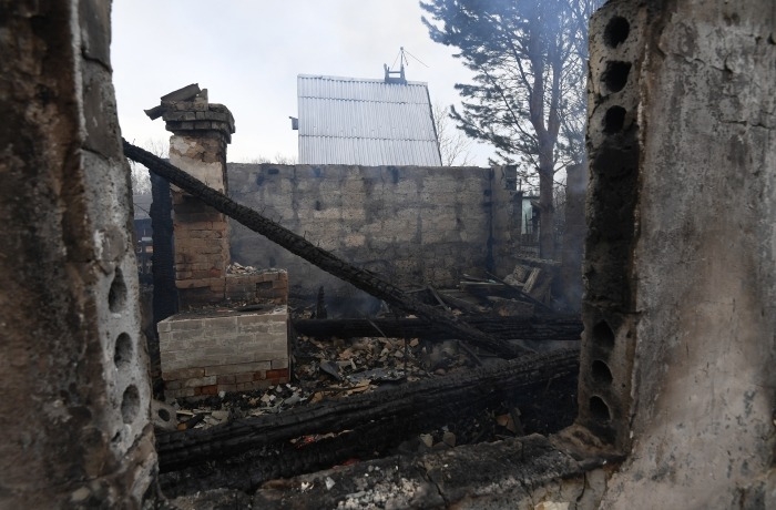 Природные пожары в Сибири уничтожили десятки строений в населенных пунктах