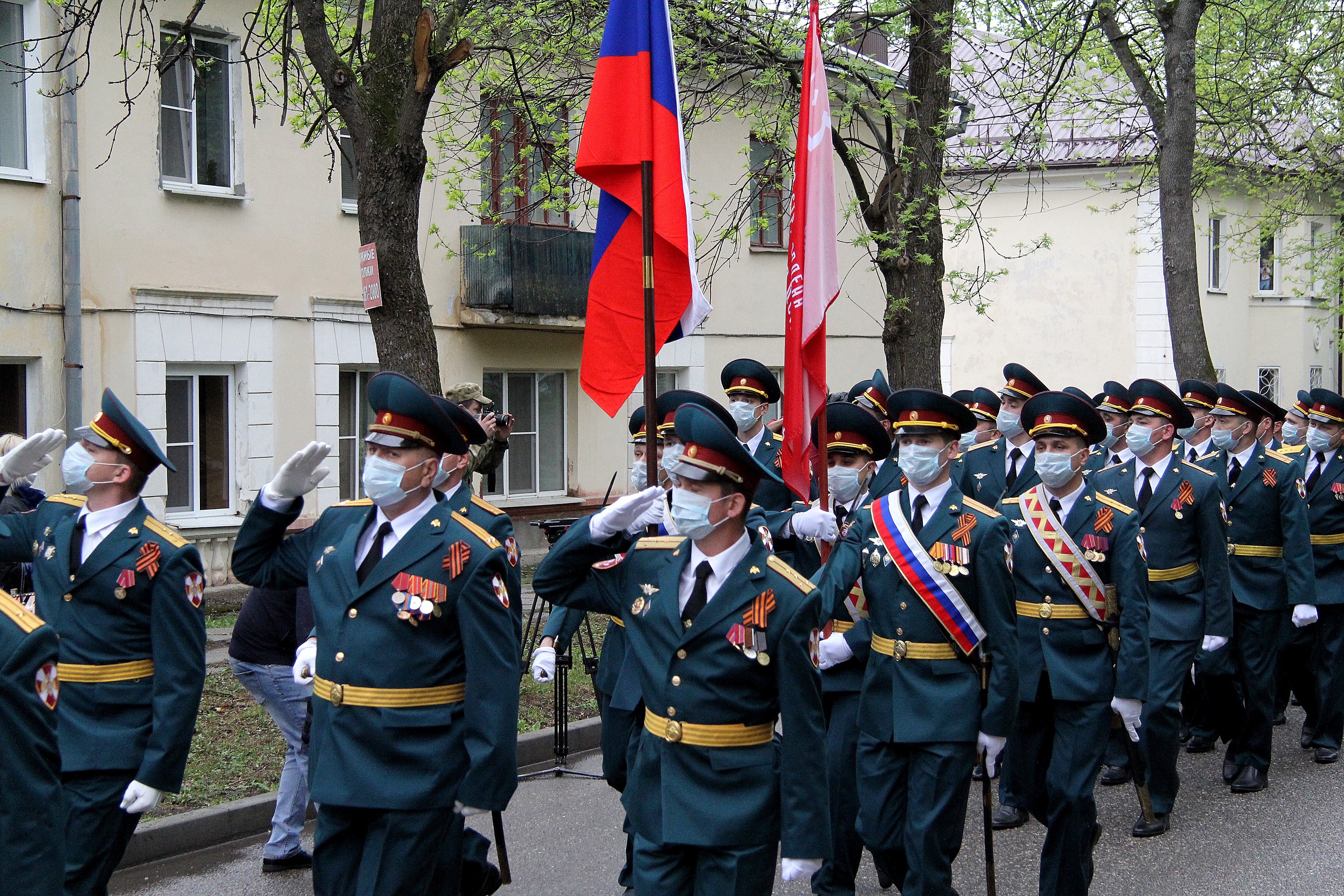 Парад Победы провели на Ставрополье под окнами дома ветерана