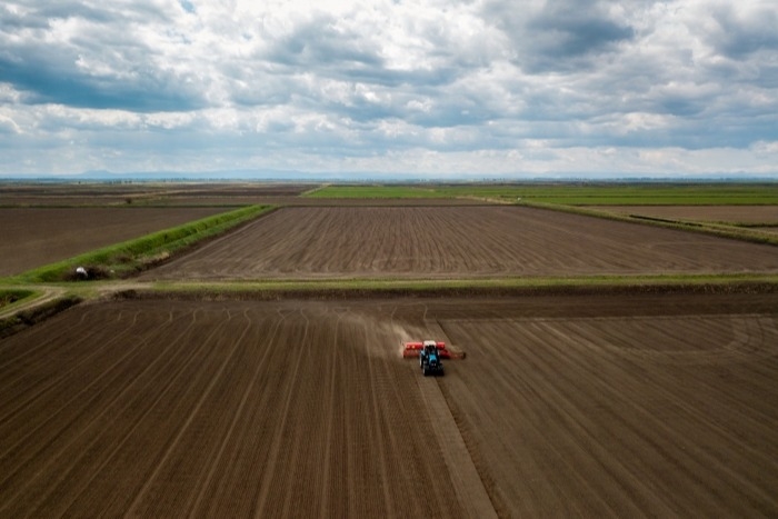 Аграрии РФ готовятся к жаркому лету, на юге начинают подсчитывать потери