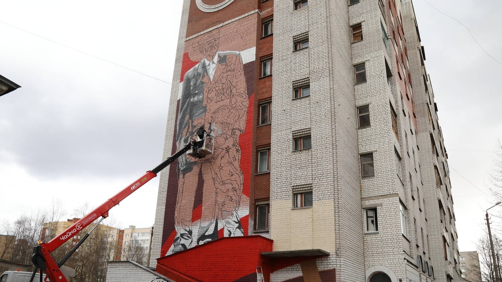 Граффити с изображением ветерана появится на многоэтажке в Архангельске