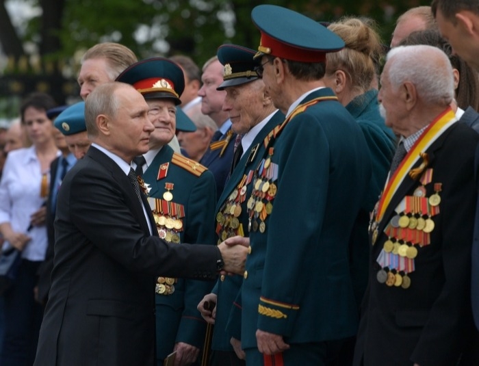 Путин: заслуги поколения Великой Отечественной войны перед Родиной невозможно измерить