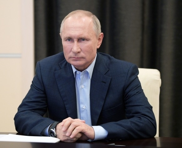 Путин поручил продолжить борьбу с COVID-19 и готовиться к поэтапной отмене ограничений
