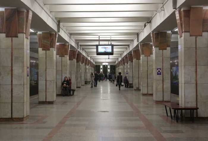 Время работы Новосибирского метрополитена продлено до полуночи, транспорт переходит в штатный режим
