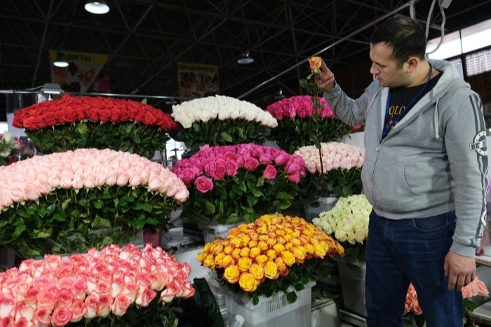 Владимирская область разрешила торговать цветами и канцтоварами