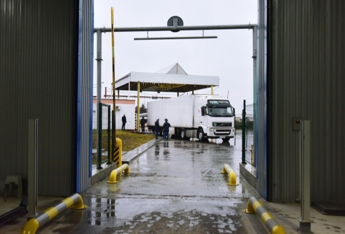 Движение грузового транспорта возобновилось на границе РФ и КНР