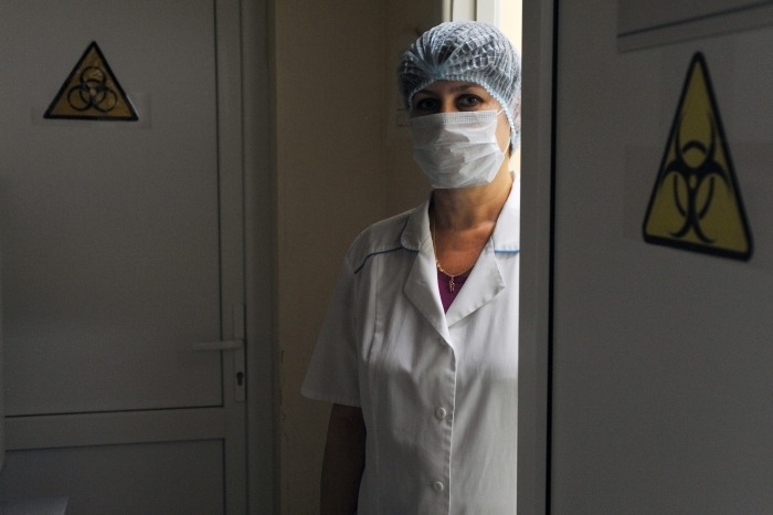 Более 500 пациентов и сотрудников заболели COVID-19 в соцучреждениях Петербурга