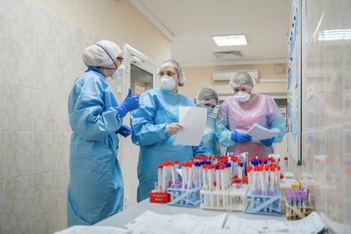Оперштаб: 8,3 тыс. новых случаев COVID-19 зафиксировали в РФ, 161 умерший