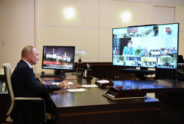 Путин: решение о прямой помощи людям в условиях COVID-19 было принципиальным