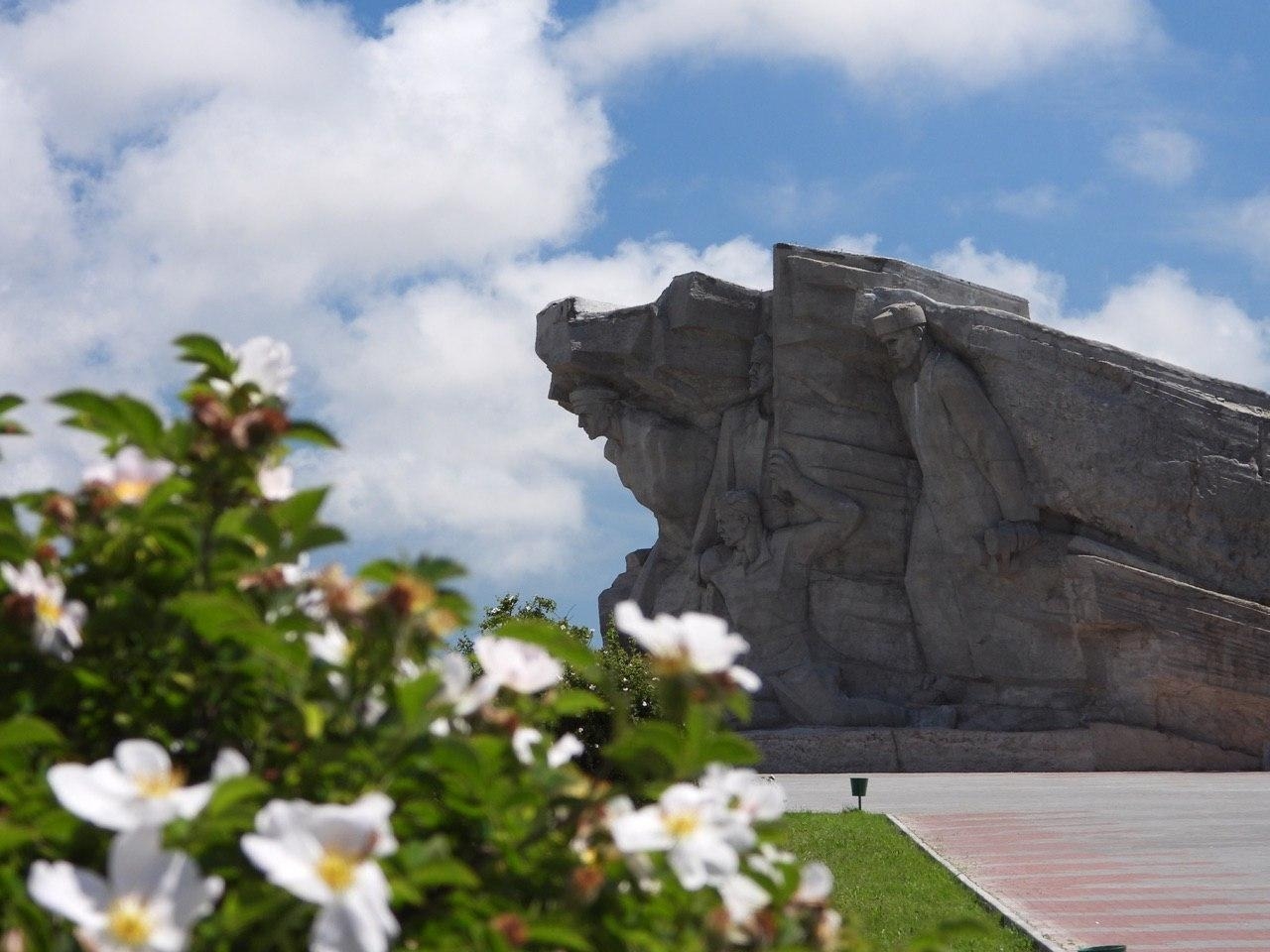 Подрядчик сорвал срок ремонта мемориала на месте боев 1942 года в каменоломнях Крыма