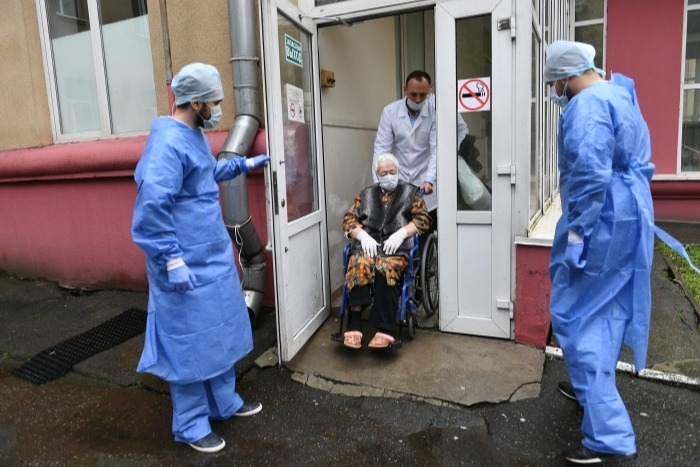 Более 2,2 тыс. пациентов вылечились от COVID-19 за сутки в Москве