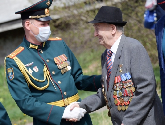 На парад Победы в Петербурге приглашены 200 ветеранов