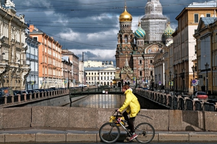 Смольный: открывать туристический сезон в Петербурге преждевременно