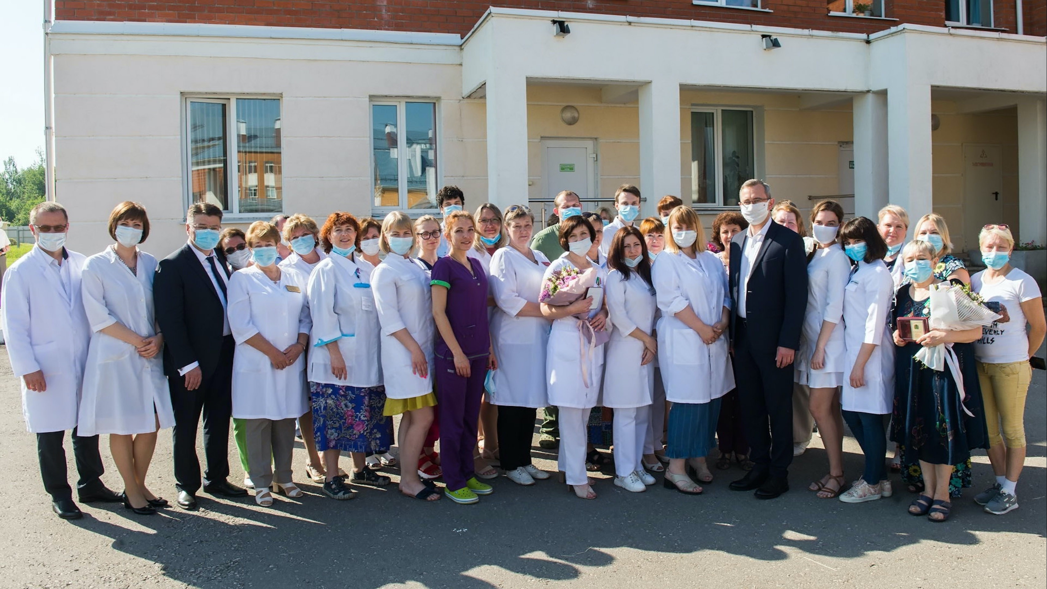 Награды за медицинскую доблесть при борьбе с COVID-19 впервые вручили в Калужской области
